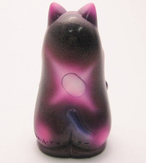 Fortune Cat - Fragments of the Atom Sword figure by Atom A. Amaresura, produced by Realxhead. Back view.