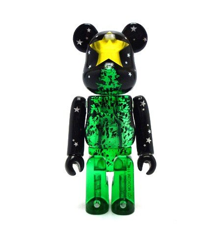 Christmas 2011 Be@rbrick 100% figure, produced by Medicom Toy. Front view.