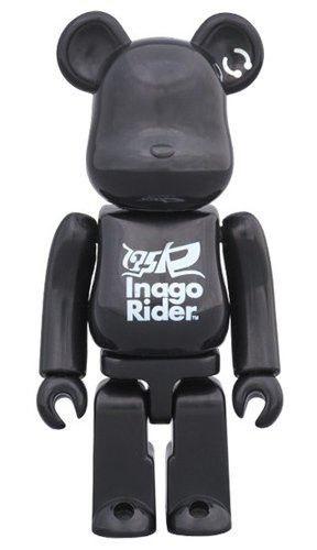 175R BLACK STAR BE@RBRICK 100% figure, produced by Medicom Toy. Front view.