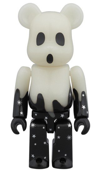 2015 HALLOWEEN (White) BE@RBRICK figure, produced by Medicom Toy. None.