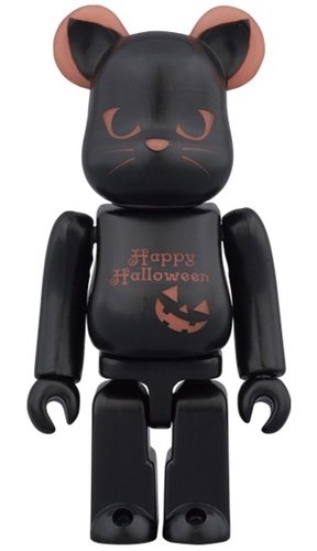 2016 HALLOWEEN BE@RBRICK 100% figure, produced by Medicom Toy. Front view.