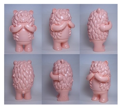 Burgerbuns - Flesh Test Pull figure by Le Merde, produced by Super7. Detail view.