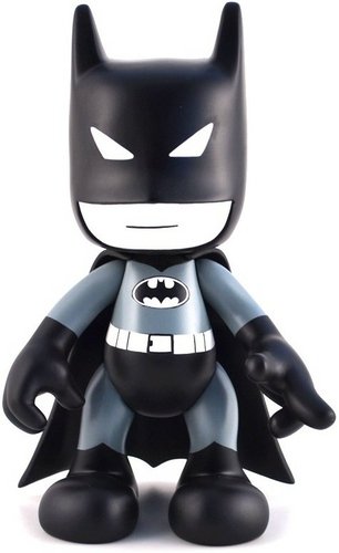 8 Batman - Retro figure by Dc Comics, produced by Artoyz Originals. Front view.