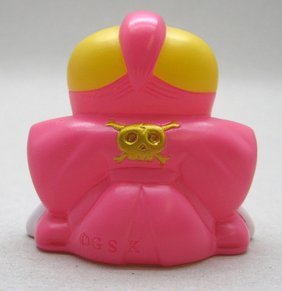 Honesuke (リアルヘッド 骨助) - GID/Pink figure by Realxhead X Skull Toys, produced by Realxhead. Back view.