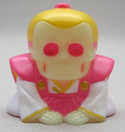 Honesuke (リアルヘッド 骨助) - GID/Pink figure by Realxhead X Skull Toys, produced by Realxhead. Front view.