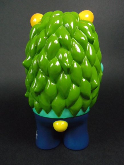 Mossy Rocks - DesingerCon 11 figure by Le Merde, produced by Super7. Back view.