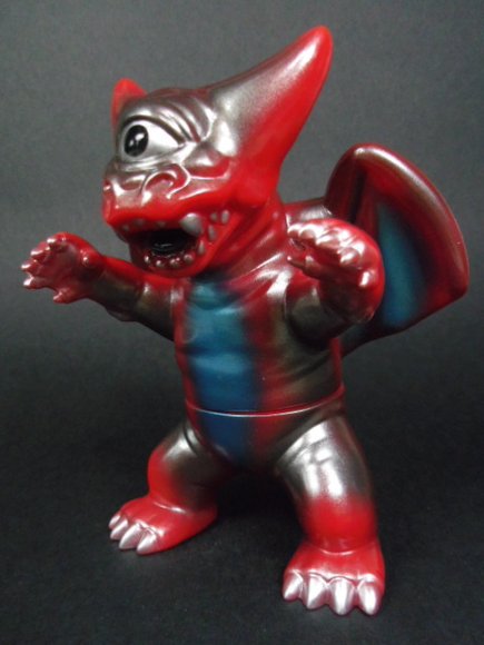 Crouching Deathra (ミニデスラ) figure by Gargamel, produced by Gargamel. Side view.