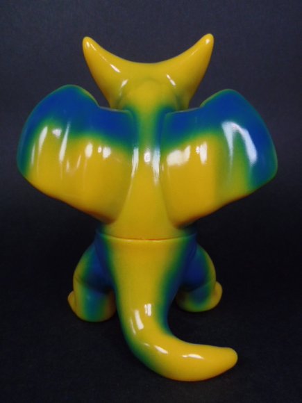 Crouching Deathra figure by Gargamel, produced by Gargamel. Back view.