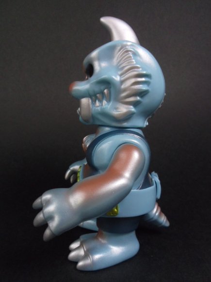 Gargamess (ガーガメス) - Light Blue w/ Copper Spray figure by Gargamel, produced by Gargamel. Side view.