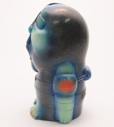 Hone Borg Boy - Fragments of the Atom Sword figure by Atom A. Amaresura, produced by Realxhead. Side view.