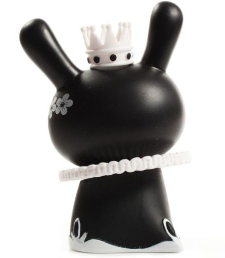 Mayari Black Dunny - Retailer figure by Otto Bjornik, produced by Kidrobot. Back view.