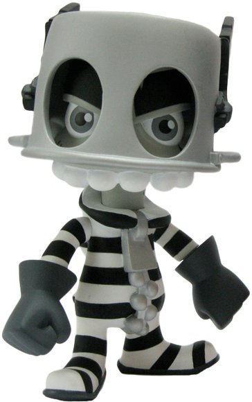 Prisoner #913 figure by Jeremy Madl (Mad), produced by Pobber. Front view.