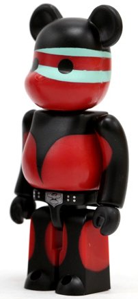 Combatant Shocker Be@rbrick 100% - Beret figure, produced by Medicom Toy. Side view.