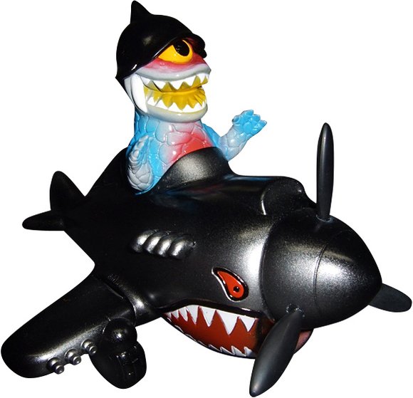 Zagoran Airplane figure, produced by Gargamel X Charactics. Side view.