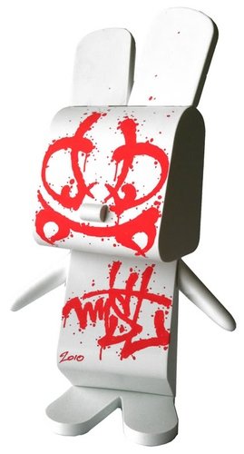  figure by Mist. Front view.