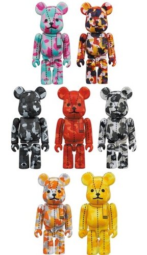 A BATHING APE(R) 28TH ANNIVERSARY BE@RBRICK BAPE CAMO #3 figure, produced by Medicom Toy. Front view.