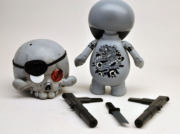 Trouble Boys No. 7 (Drifter) Tomenosuke Exclusive figure by Brandt Peters X Ferg, produced by Playge. Back view.