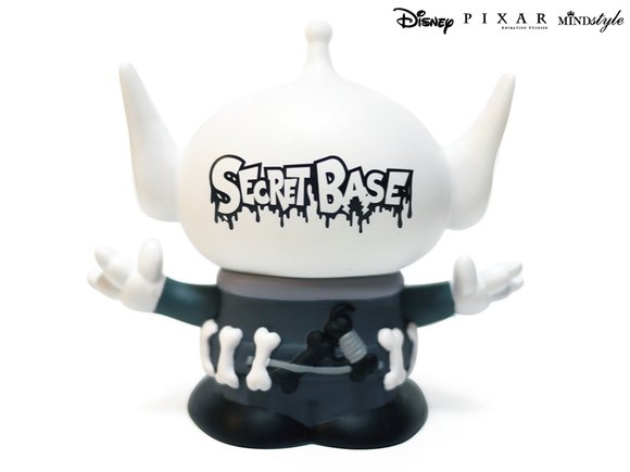 Alien Invasion meet SB Ver. figure by Disney X Pixar X Secret Base, produced by Mindstyle. Back view.