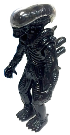 Alien Sofubi - SDCC 2014 figure by Secret Base X Super7, produced by Super7. Front view.