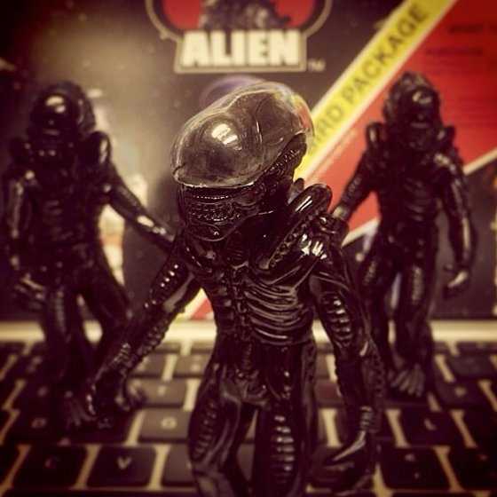 Alien Sofubi - SDCC 2014 figure by Secret Base X Super7, produced by Super7. Front view.