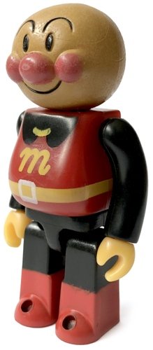 Anpanman figure by Takashi Yanase, produced by Lynke Toy. Front view.