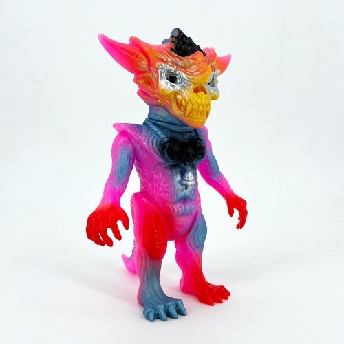 APALALA (HAWAII PINK) figure by Toby Dutkiewicz, produced by DevilS Head Productions. Front view.