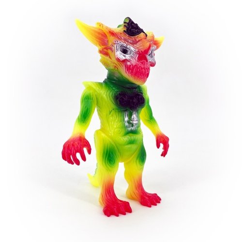 APALALA (HAWAII YELLOW) figure by Toby Dutkiewicz, produced by DevilS Head Productions. Front view.