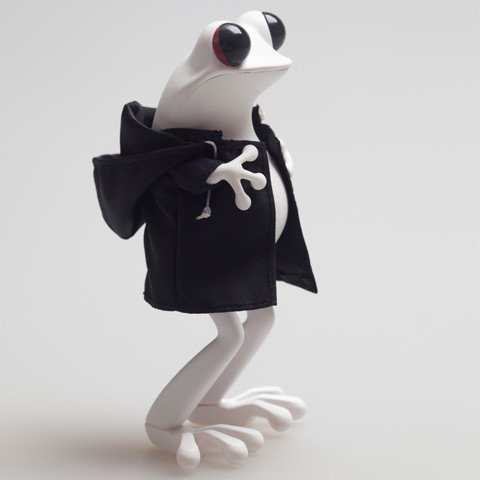 Apo frog set ( Ghosts of the fallen frogs ) figure by Twelvedot, produced by Twelvedot. Side view.