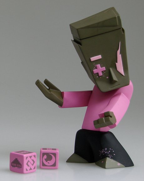 Aro  figure by Steph Cop, produced by Bonustoyz. Front view.