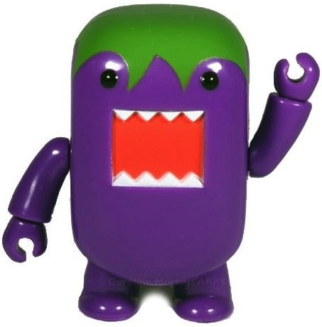 Aubergine Domo Qee figure by Dark Horse Comics, produced by Toy2R. Front view.