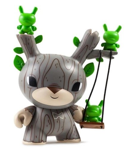 Autumn Stag (Green) figure by Gary Ham, produced by Kidrobot. Front view.