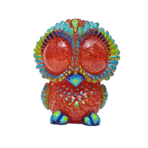 Baby Owl - Topaz Glitter figure by Kathleen Voigt. Front view.