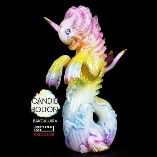 Bake-kujira - Aurora Eidolon figure by Candie Bolton, produced by Toy Art Gallery. Front view.