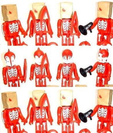 Balzac Cro-Magnon Kubrick Set with 7 Record (Red) figure by Balzac, produced by Medicom Toy. Detail view.