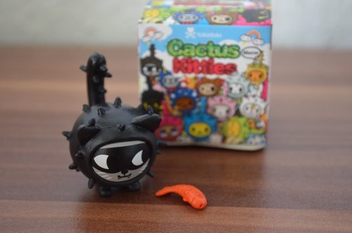 Bandito figure by Simone Legno (Tokidoki), produced by Tokidoki. Front view.