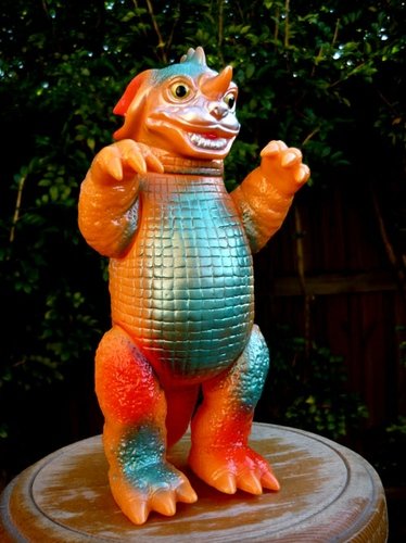 Baragon figure, produced by Toygraph. Front view.