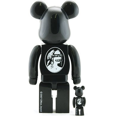 Jwyed Be@rbrick 100% & 400% Set figure, produced by Medicom Toy. Back view.