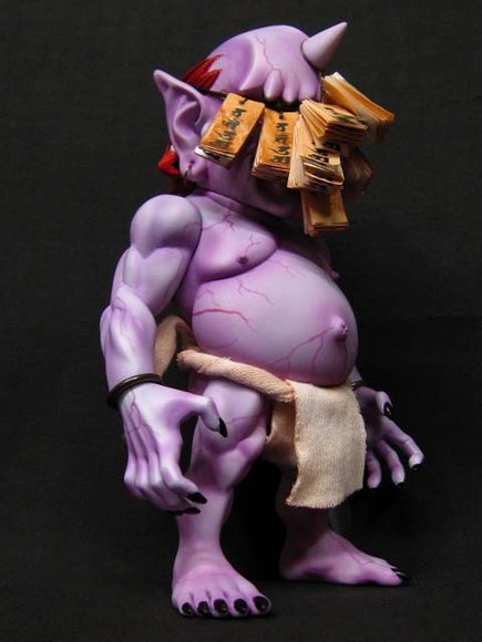 Debris Japan figure by Junnosuke Abe, produced by Restore. Side view.