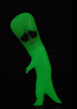 Belone Ghost figure by Sunguts Honpo, produced by Sunguts Honpo. Front view.