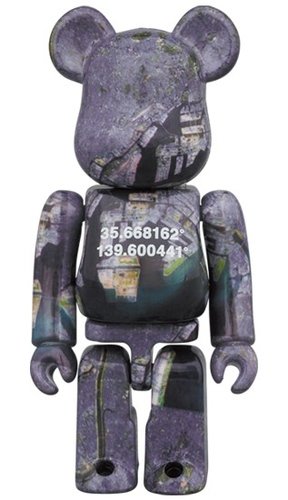 Benjamin Grant 「OVERVIEW」TOKYO BE@RBRICK 100% figure, produced by Medicom Toy. Front view.