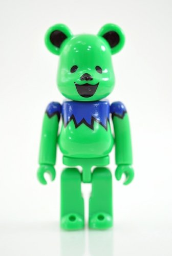BE@RBRICK 29 - ARTIST (Grateful Dead) figure, produced by Medicom Toy. Front view.
