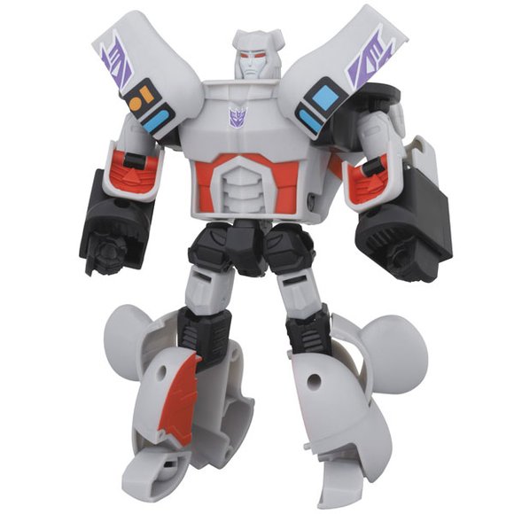 BE@RBRICK x TRANSFORMERS MEGATRON figure by Takara Tomy, produced by Medicom Toy. Front view.