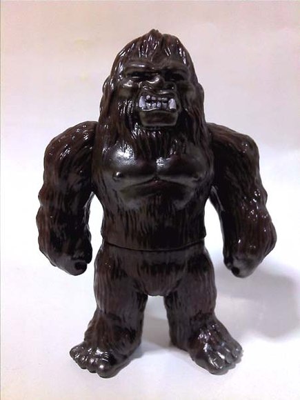 Bigfoot (ビッグフット) figure, produced by Iwa Japan. Front view.