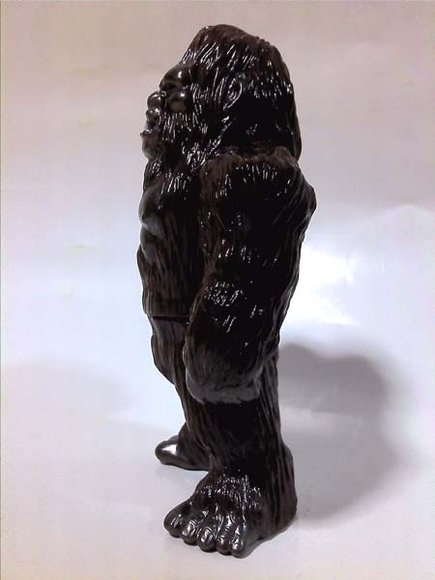 Bigfoot (ビッグフット) figure, produced by Iwa Japan. Side view.