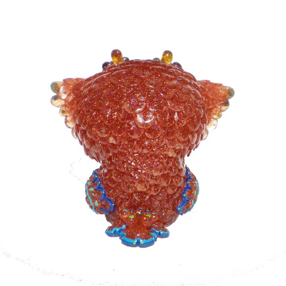 Biggy Owl - Topaz Glitter figure by Kathleen Voigt. Back view.