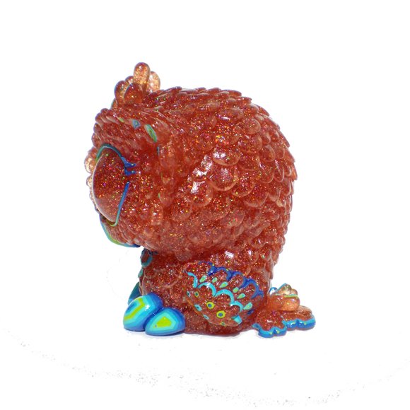 Biggy Owl - Topaz Glitter figure by Kathleen Voigt. Side view.