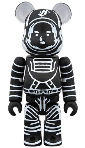 BILLIONAIRE BOYS CLUB ASTRONAUT BLACK BE@RBRICK 100% figure, produced by Medicom Toy. Front view.