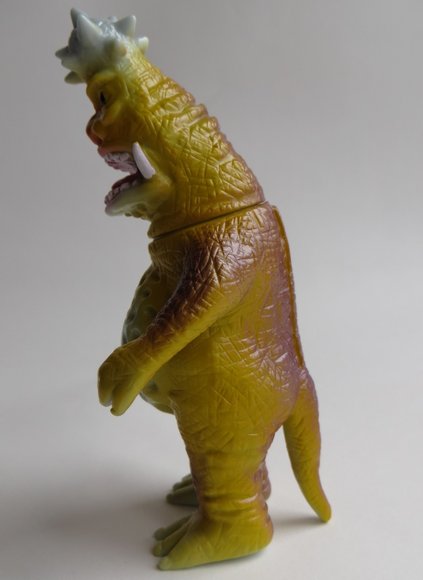 BonBon figure by Zollmen, produced by Zollmen. Side view.