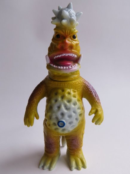 BonBon figure by Zollmen, produced by Zollmen. Front view.