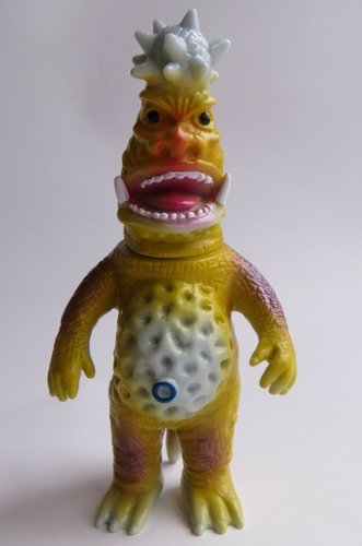 BonBon figure by Zollmen, produced by Zollmen. Front view.